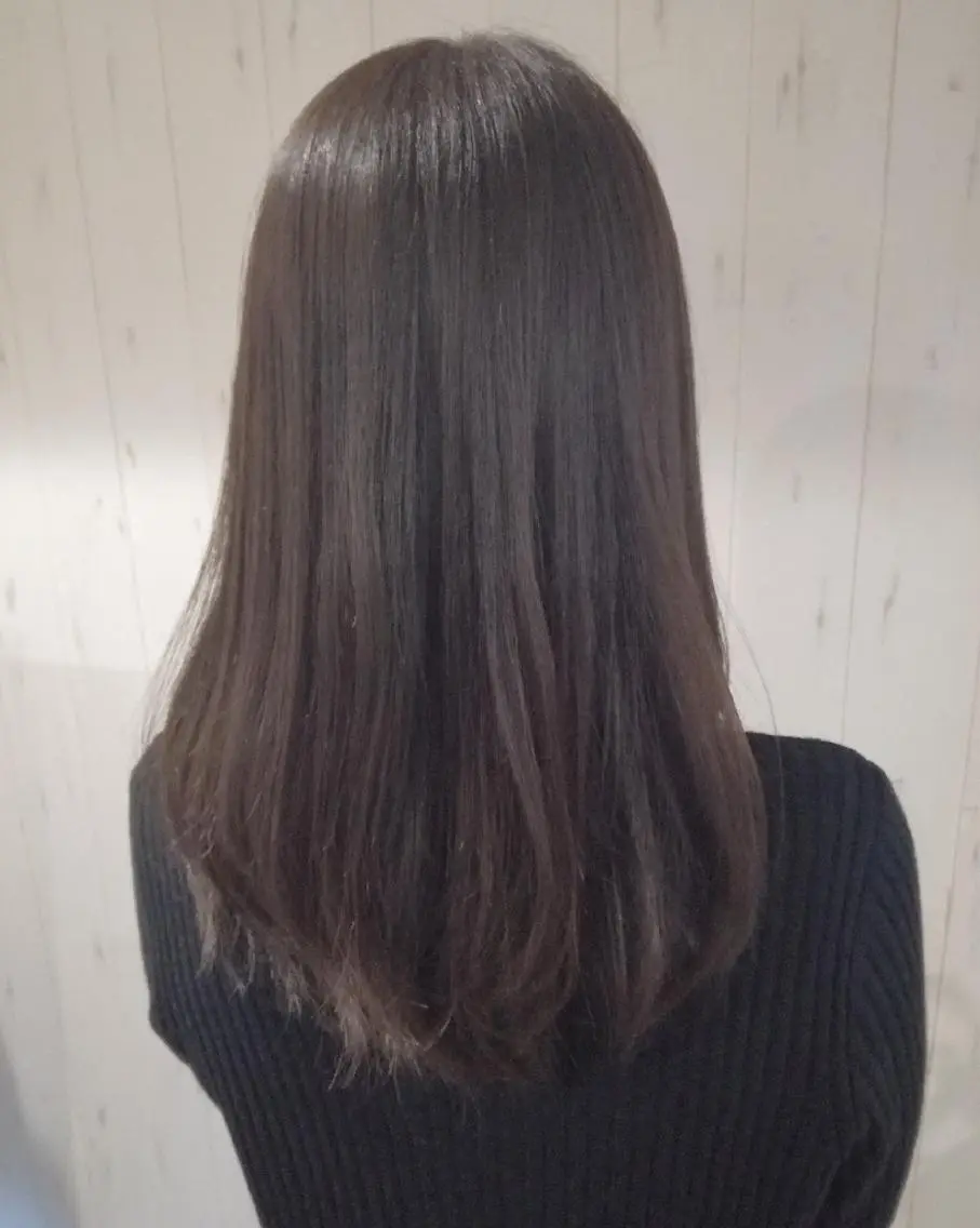 セミロング カラー アッシュ ベージュカラー 西川 敏夫のヘアスタイル
