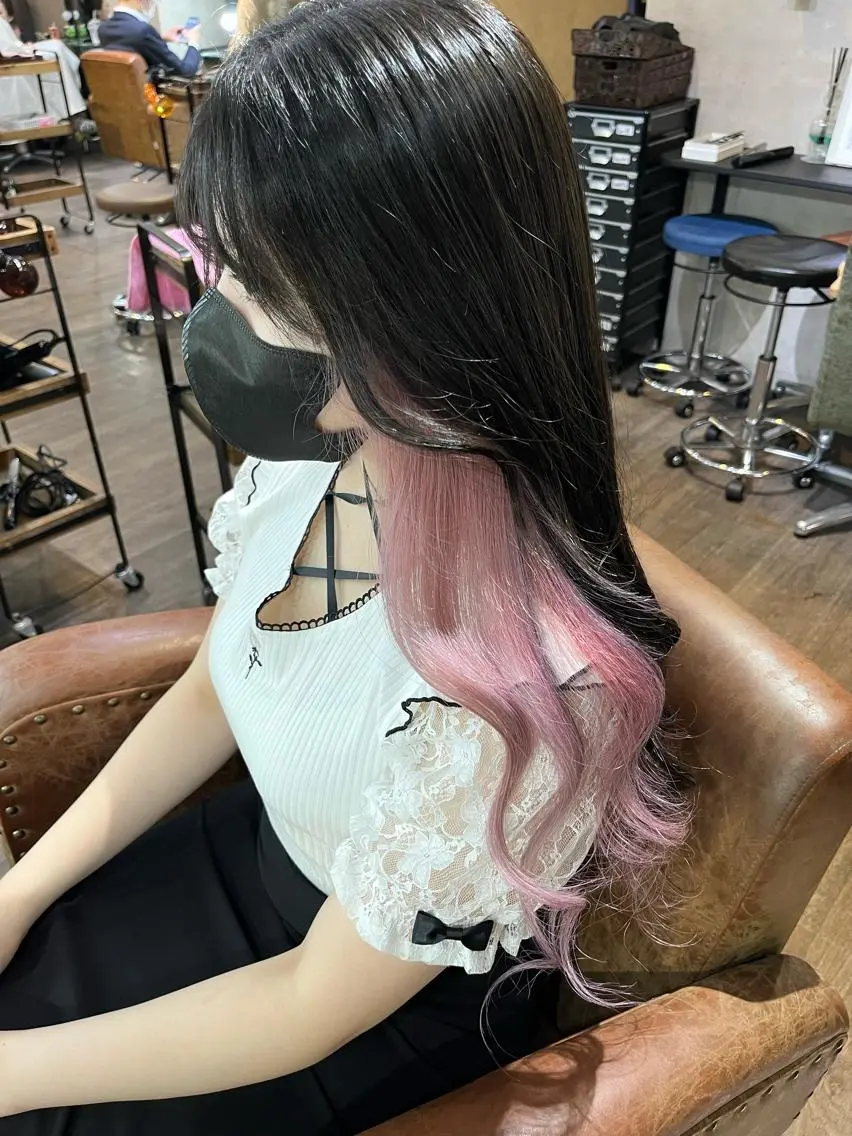 ロング カラー インナーカラー ヘアカラー トリートメント swan ユイカのヘアスタイル