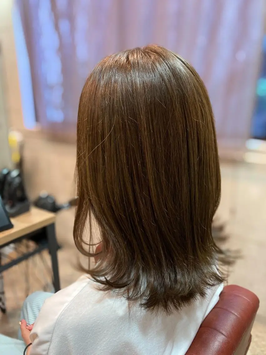 セミロング カラー ERIKO Tのヘアスタイル