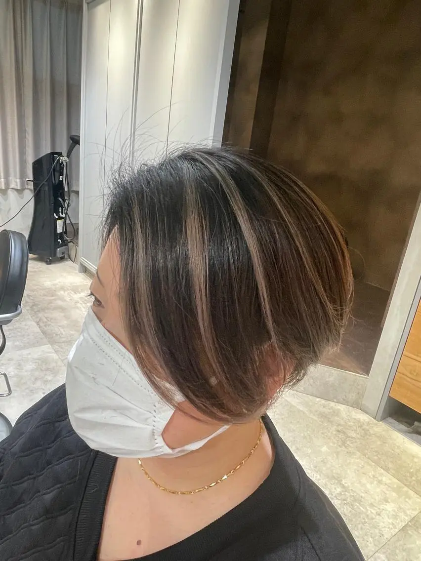ショート カラー ハイライトカラー ハイライト ショートヘア ハイトーン×髪質改善 KENTAのヘアスタイル