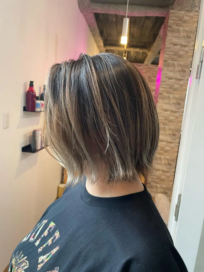 ミディアム カラー バレイヤージュ ベージュカラー レイヤーカット カット ヘアカラー YUI/ ブリーチカラー🌷のヘアスタイル