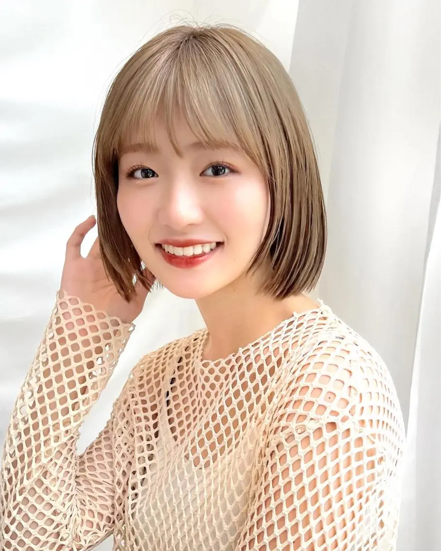 ミディアム カラー グレージュ ボブ カット ヘアカラー トリートメント レイヤー専門家 ダブルカラー修のヘアスタイル