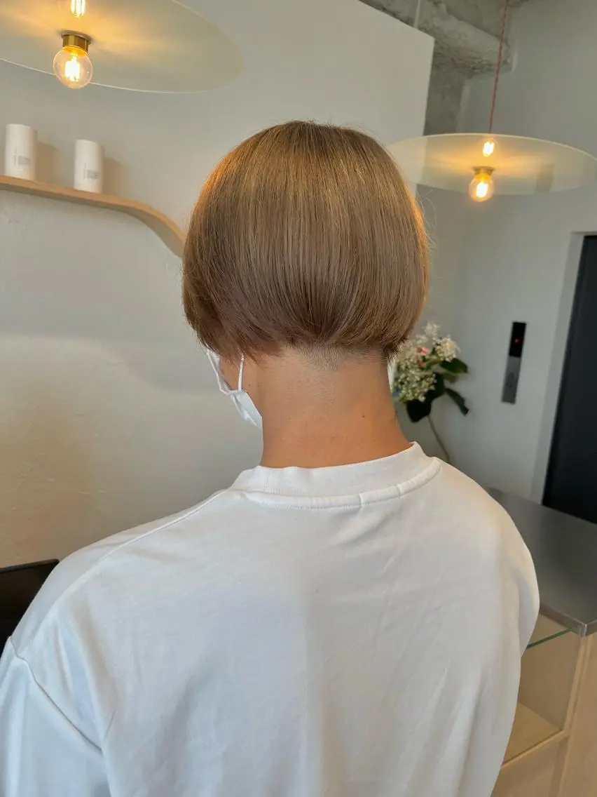 カラー メンズ メンズブリーチ ベージュカラー ブリーチ ミルクティーベージュ 石川 瑠琉のヘアスタイル