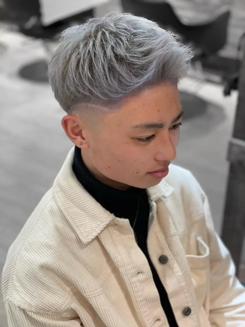 ショート カラー メンズ アップバング メンズブリーチ センターパート フェードカット メンズパーマ カット ヘアカラー 🔥メンズ特化🔥 谷口力哉のヘアスタイル
