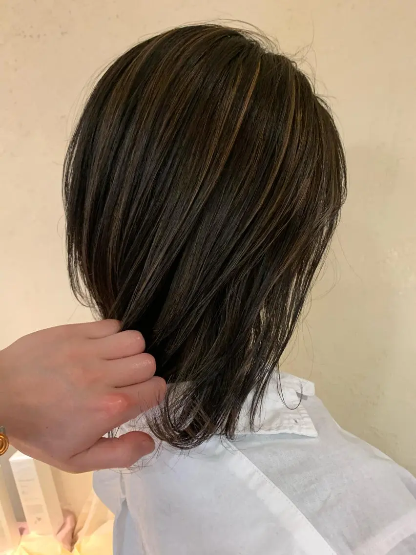 ミディアム カラー ハイライトカラー ハイライト カット ヘアカラー トリートメント ショート/似合わせ レイヤー/福岡聖容のヘアスタイル