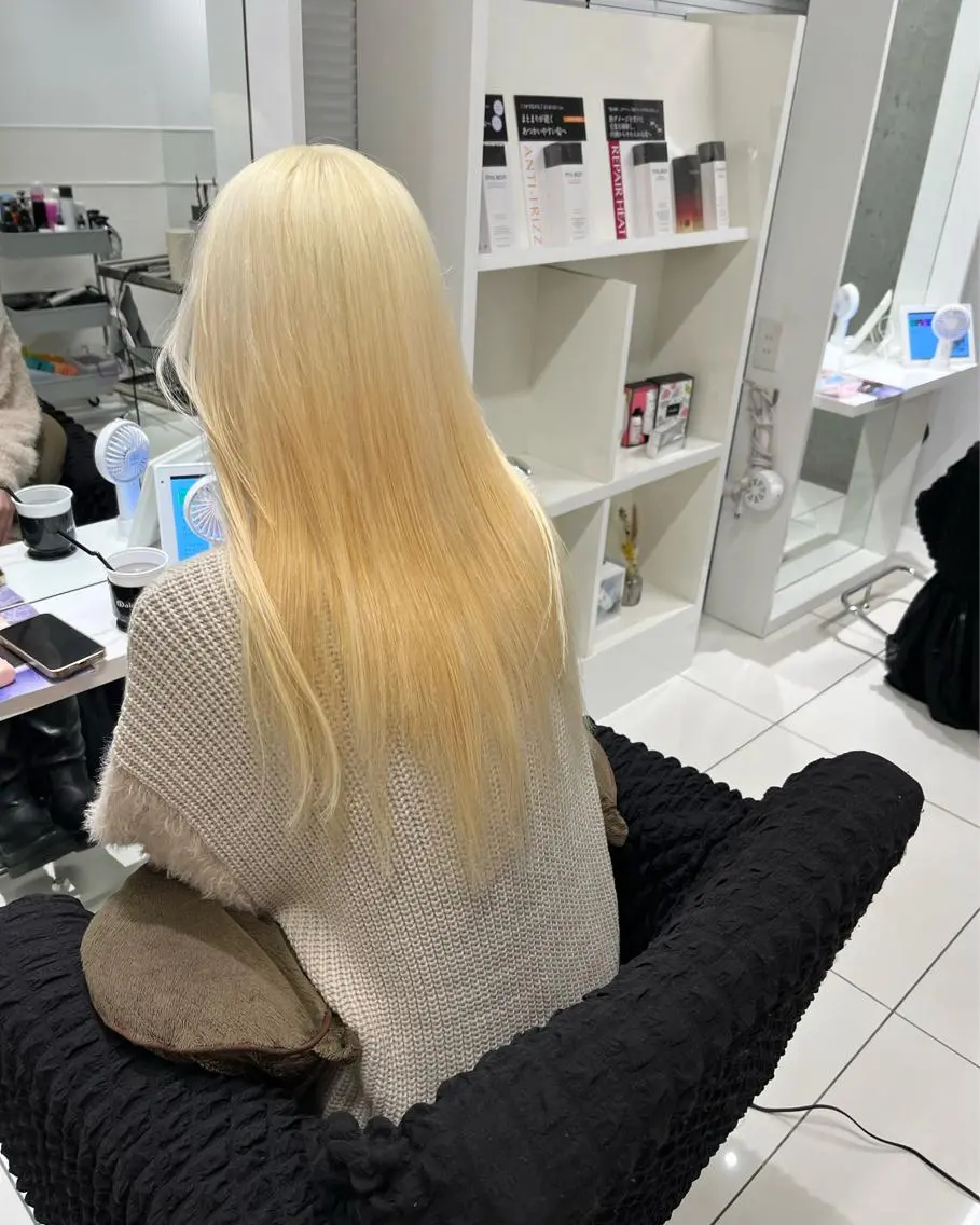 ロング カラー 抜きっぱなしブロンド りおな/髪質改善/ カラー /平尾のヘアスタイル