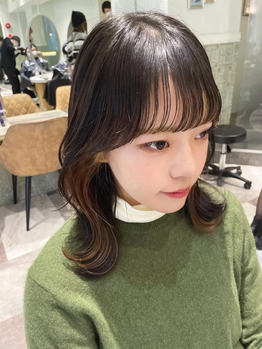 ミディアム カラー ベージュカラー 黒髪 ブリーチ ブルーカラー ブルーブラック ヘアカラー トリートメント 木屋元一/透明感 /前髪/レイヤーのヘアスタイル