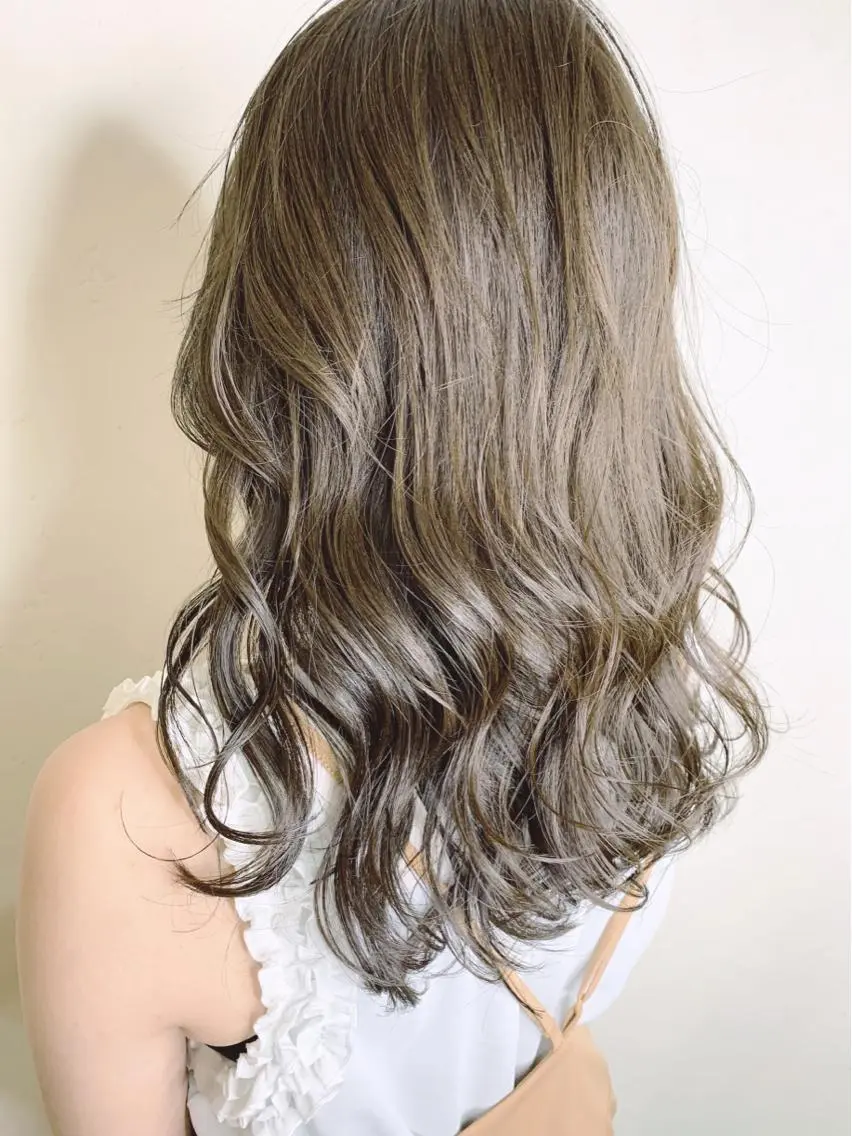 セミロング カラー パーマ ヘアアレンジ メンズ キッズ ネイル マツエク・マツパ メンズブリーチ メンズハイライト メンズインナーカラー メンズ韓国風 ブリーチ カット トリートメント オリーブカラー 特化　　kaiのヘアスタイル