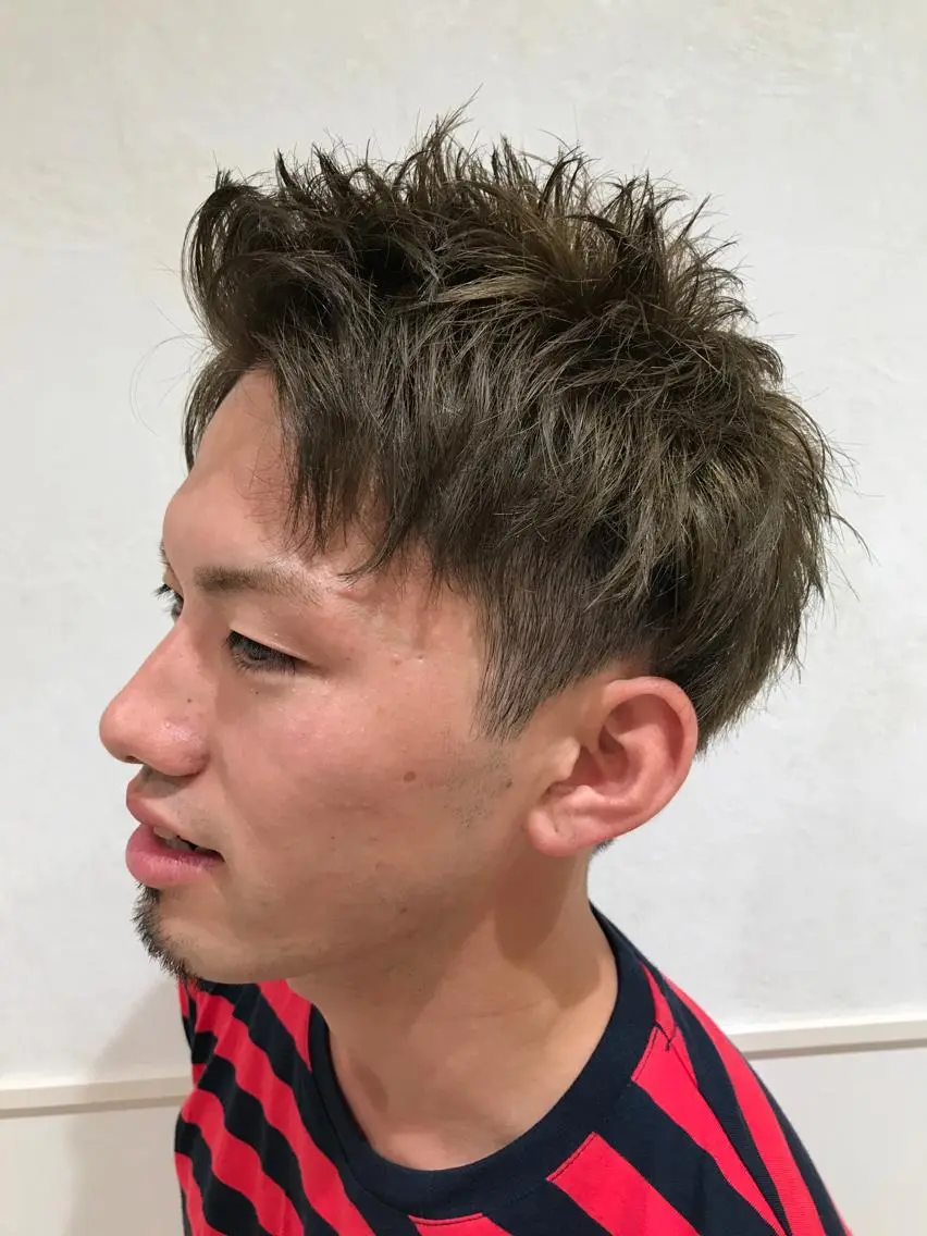 ショート カラー メンズ メンズハイトーン モヒカン メンズショート 刈り上げ グレージュ Vir by browのヘアスタイル