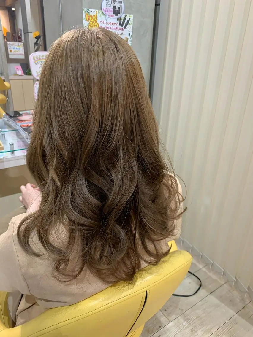 ロング カラー 加藤 実穂のヘアスタイル