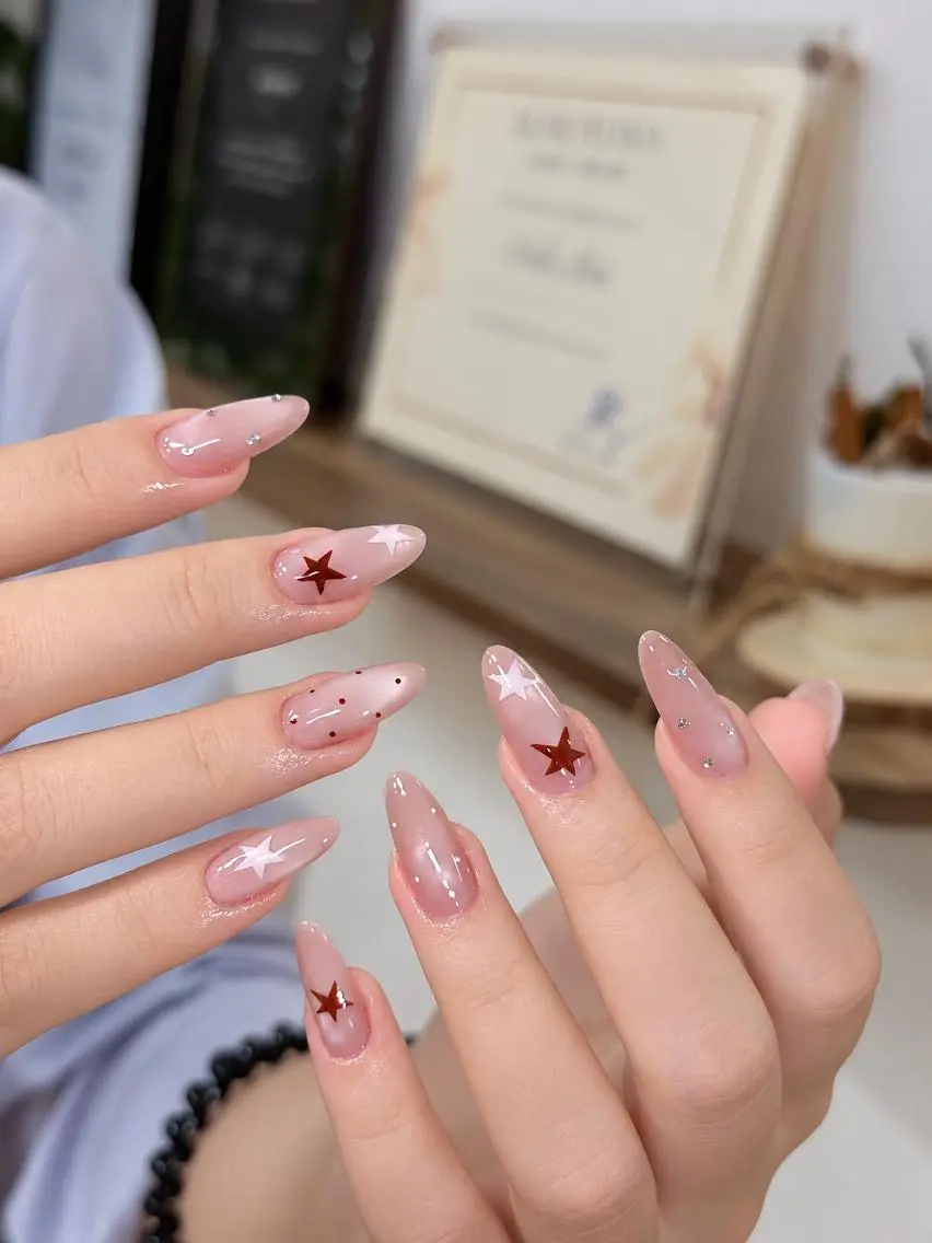 ネイル ハンドネイル H-nail ロング/3D/Y2Kのネイルデザイン