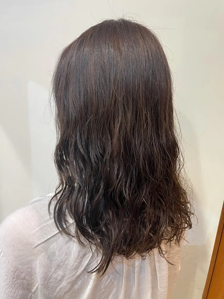 セミロング パーマ ヘアアレンジ REONA🪽✨薬院 レイヤーカット🫧のヘアスタイル