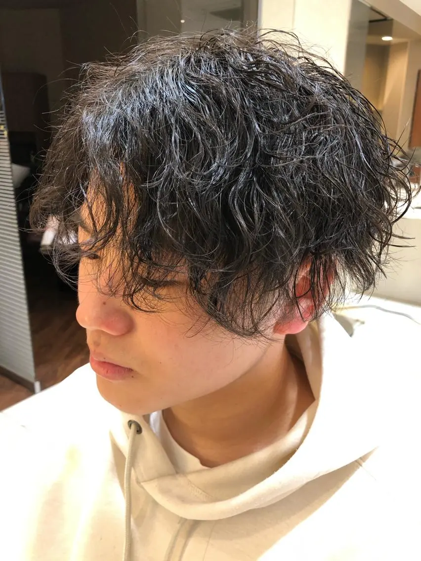 メンズ センターパート メンズパーマ カット パーマ 神田 澪史のヘアスタイル