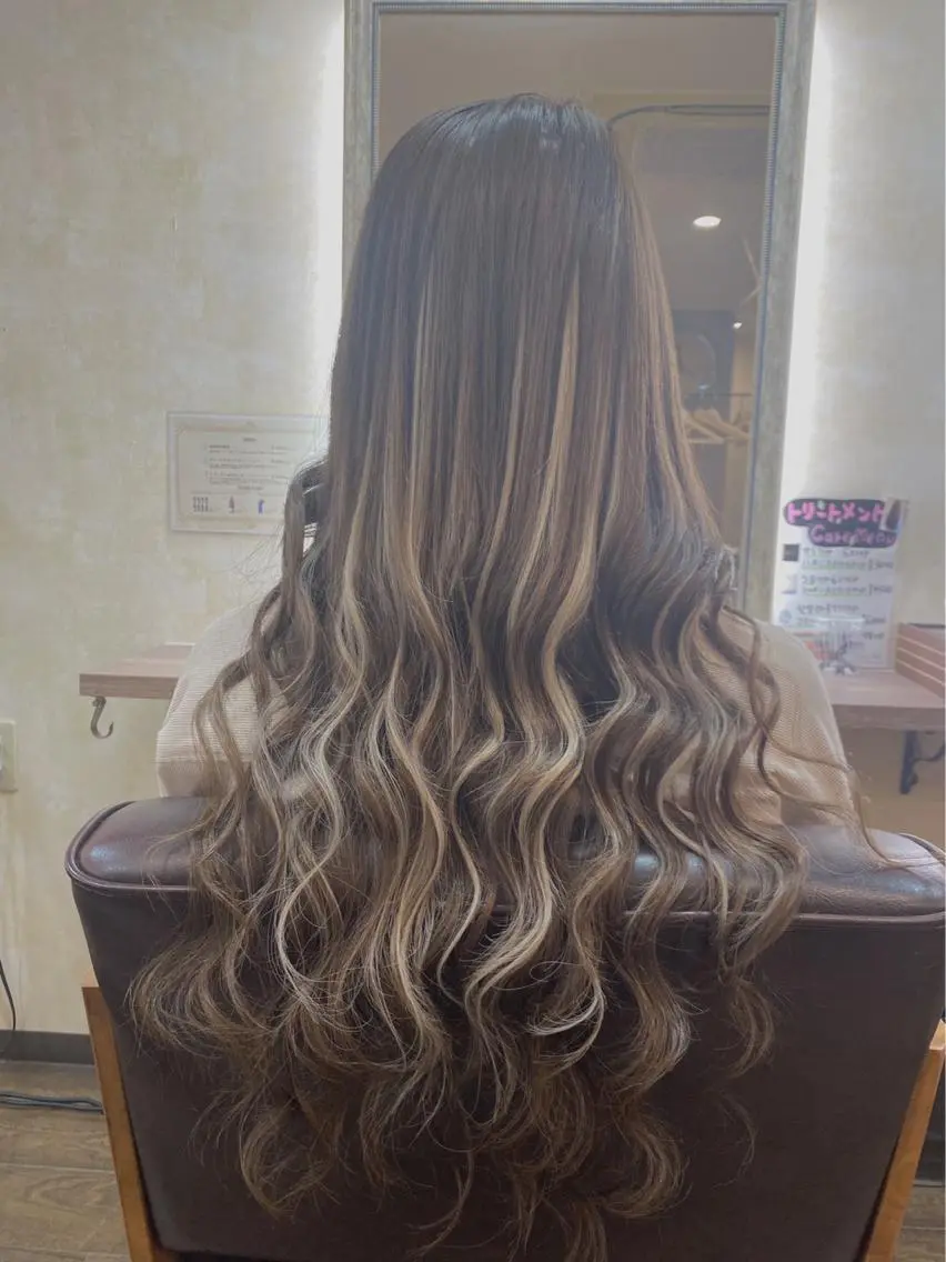 ロング ヘアアレンジ エクステ ハイライト ロング カット エクステ MagicMush ✴︎シールエクステのヘアスタイル