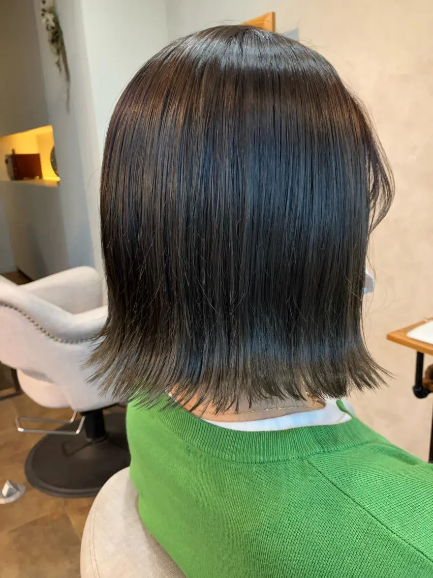 ミディアム カラー 切りっぱなしボブ オリーブカラー ボブ Hair&Make Nahoのマツエク・マツパデザイン