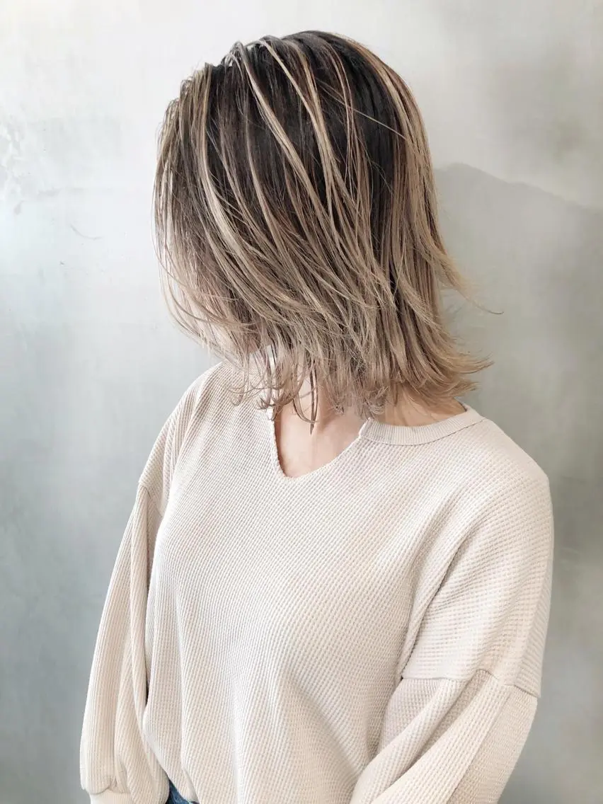 ショート カラー グラデーションカラー ハイライトカラー ハイライト ヘアカラー トリートメント 大西 直人のヘアスタイル