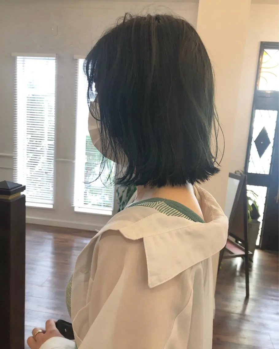 ショート カラー ブルーカラー ブルージュ ヘアカラー トリートメント 江原 彩華のヘアスタイル