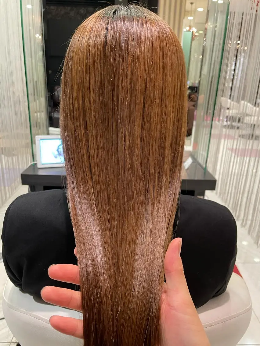 ロング ブリーチしてても 綺麗にかかる縮毛矯正のヘアスタイル