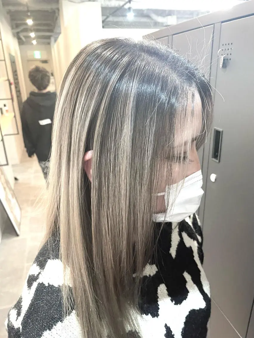 セミロング シールエクステ エクステ ハイライト レイヤーカット シール、 ハネエクステのヘアスタイル