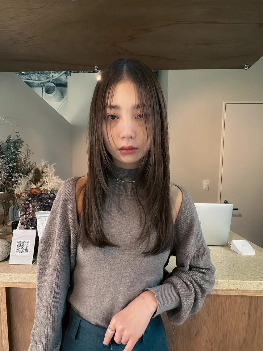 セミロング 五屋 美咲のヘアスタイル