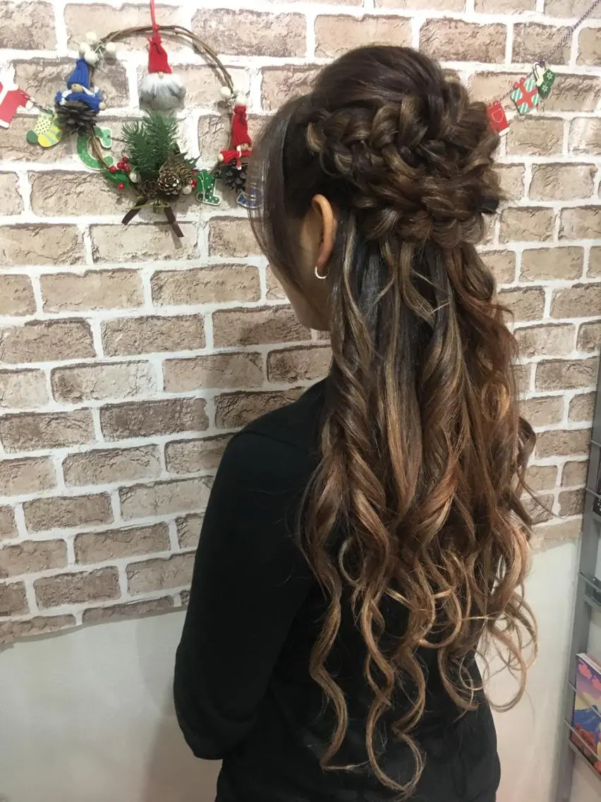 ロング ヘアアレンジ ネイル 毛穴改善/脱毛 ネイル 川上久仁子のエステ・リラクイメージ
