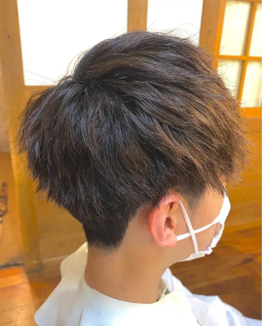 パーマ メンズ ツーブロック 刈り上げ 氷見 早祐香のヘアスタイル