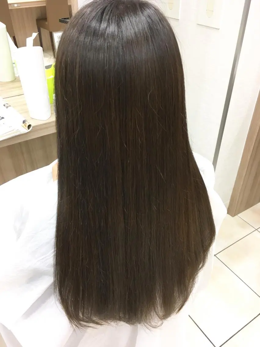 ロング カラー パーマ イルミナカラー ストレートパーマ 小島 仁美のヘアスタイル