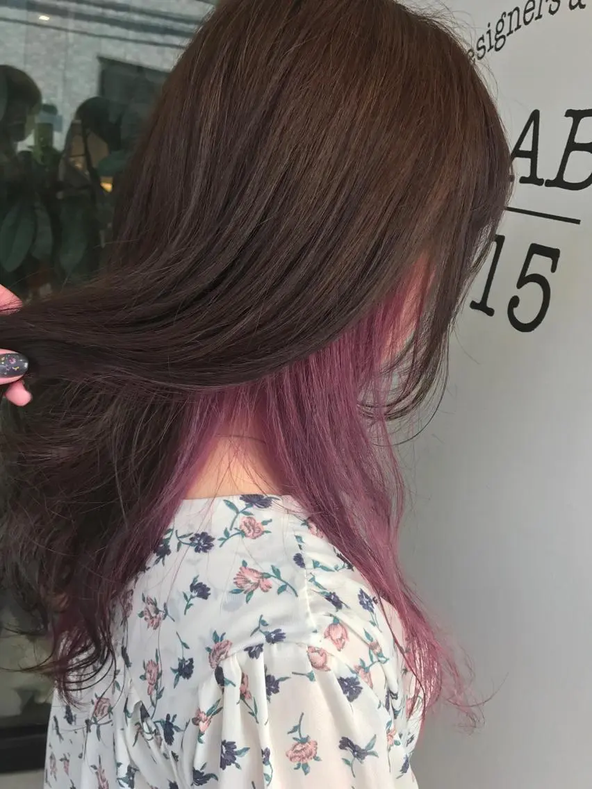 セミロング カラー インナーカラー ピンクカラー ひろせ かなのヘアスタイル