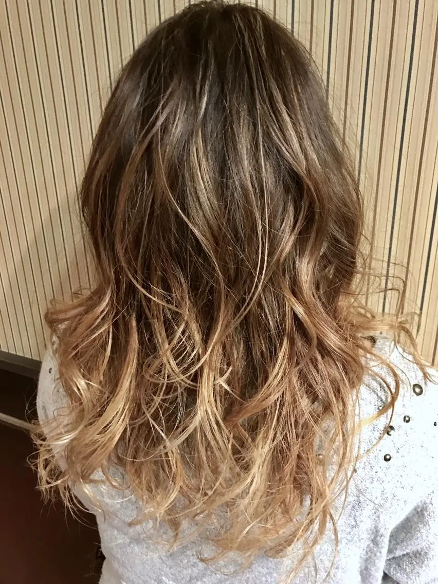 ロング カラー グラデーションカラー 神野 雅樹のヘアスタイル