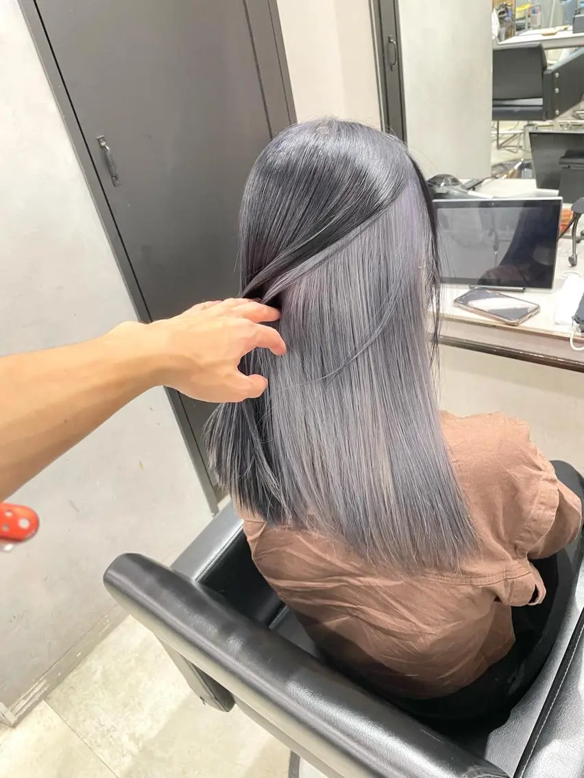 ロング カラー インナーカラー シルバー ヘアカラー トリートメント 🔷ダブルカラーハイ トーン🔷櫻井走のヘアスタイル