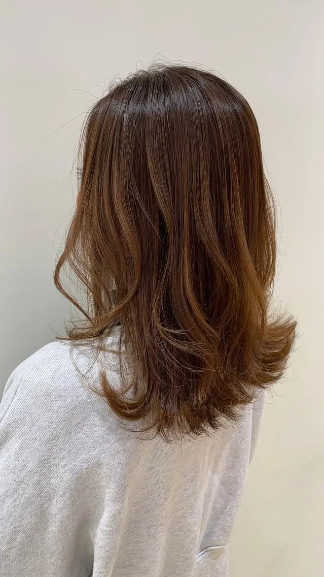 ミディアム 池田 早穂のヘアスタイル