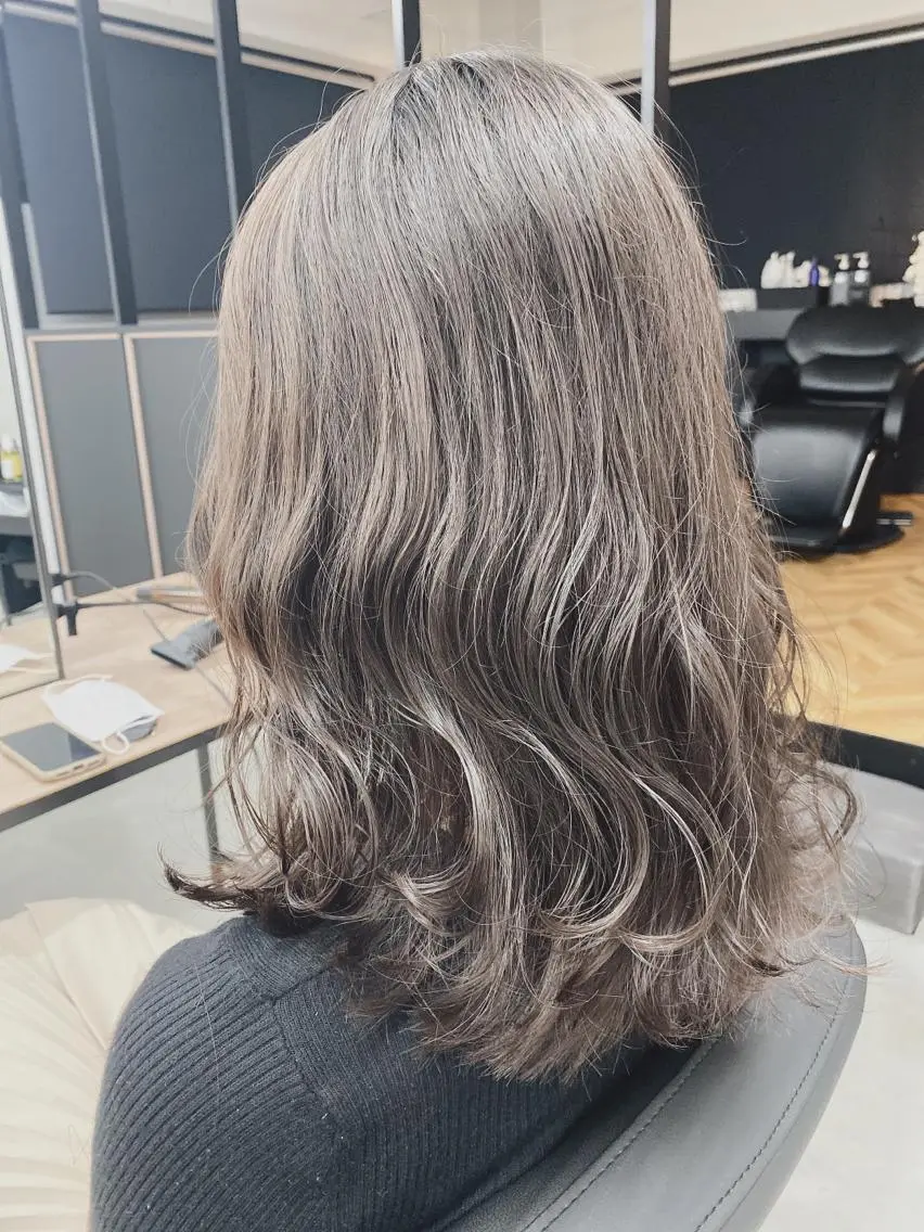 ミディアム 豊中駅3分eha レッスンモデルのヘアスタイル