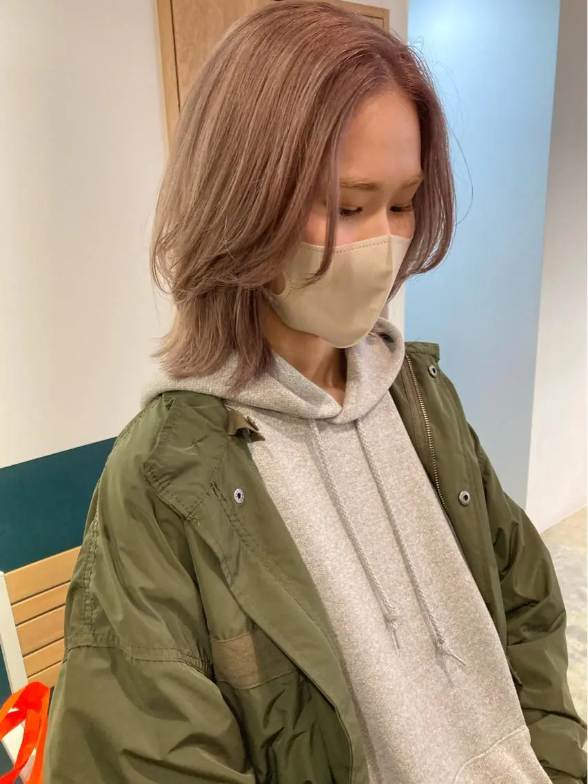 ミディアム カラー ベージュカラー ハイトーンカラー ピンクカラー ピンクベージュ 顔周りカット カット ヘアカラー カラーリスト菅野 竜矢🌈のヘアスタイル