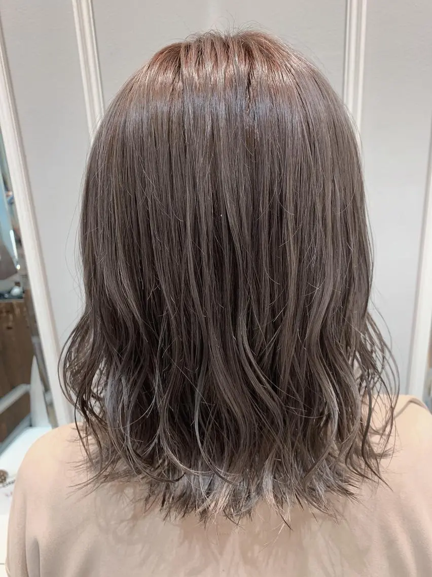 ミディアム カラー グレージュ カット ヘアカラー トリートメント 🦖鶴岡 香純🦖のヘアスタイル