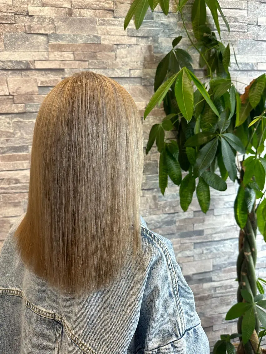 セミロング カラー ベージュカラー 🫧アレンジ・髪質 改善maica🫧のヘアスタイル