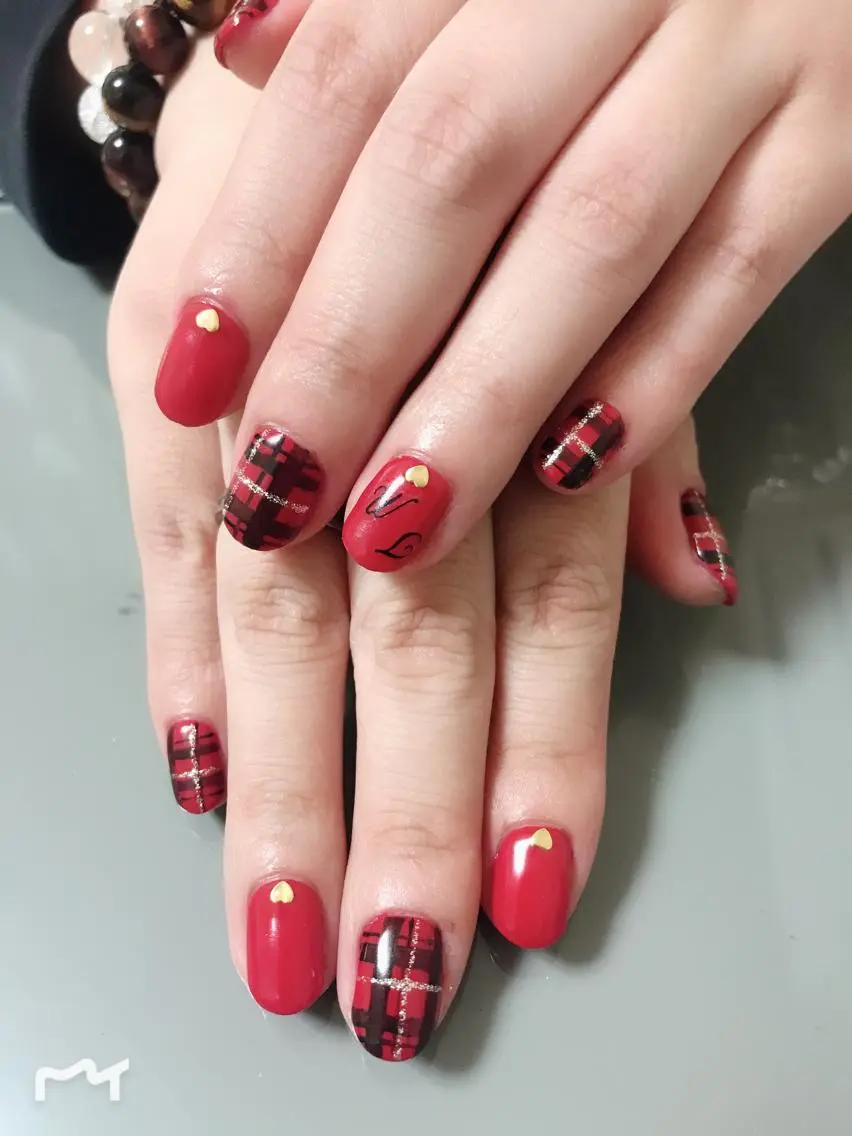 ネイル 赤色 ハンドネイル Masuko Yasukaのネイルデザイン