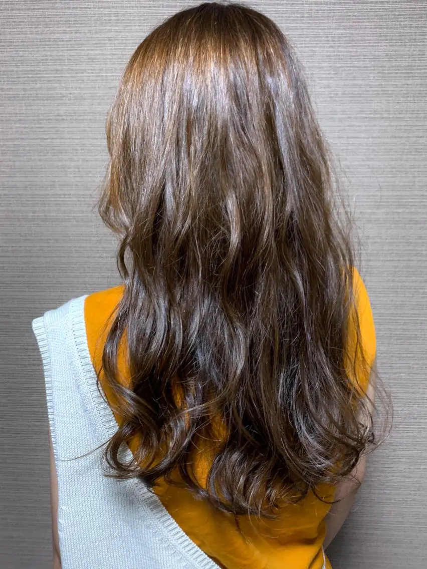 ロング カラー 今雪 聡美のヘアスタイル