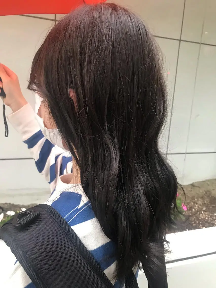 セミロング カラー オリーブカラー 🎀きつない みゆ🎀のヘアスタイル