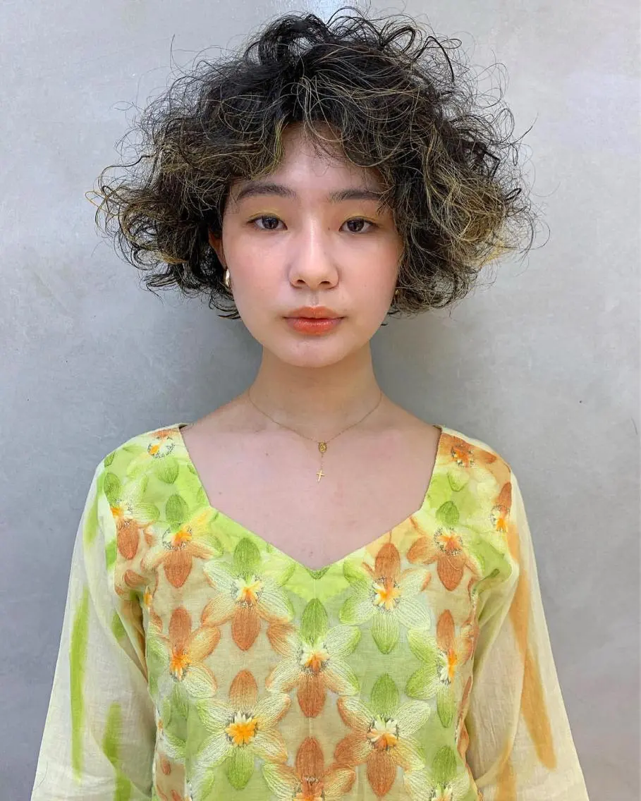 ショート カラー パーマ 圧倒的デザイン力 店長🎨RENAのヘアスタイル
