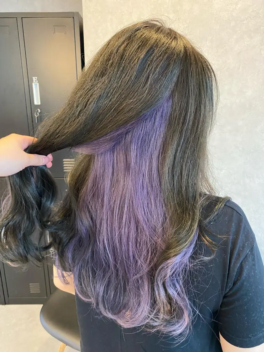 ロング カラー パープルカラー レイヤーカット・透明 感カラー✨️春山栞菜のヘアスタイル