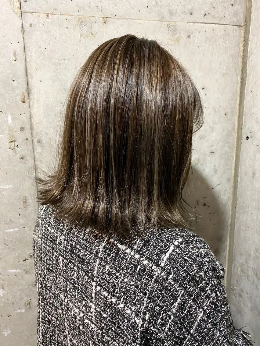 ショート カラー アッシュ ベージュカラー ハイライトカラー ハイライト シールエクステ 🪽CHIAKIのヘアスタイル