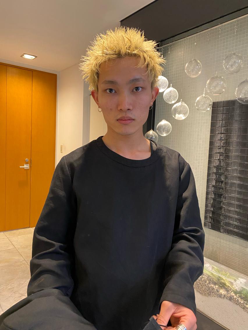 ショート カラー ハイトーンカラー ショートヘア カット ヘアカラー トリートメント 横地 凌のヘアスタイル