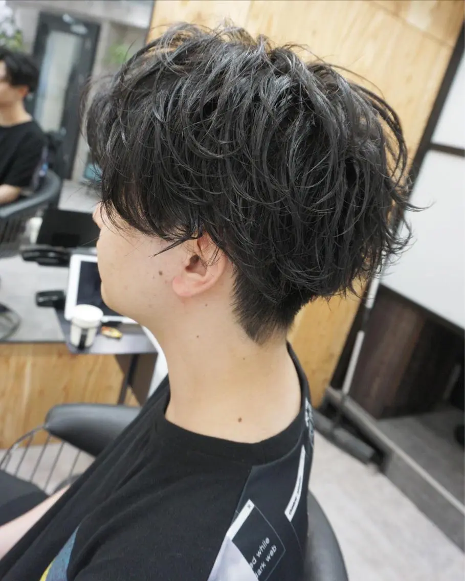ショート メンズ センターパート メンズパーマ カット パーマ トリートメント hair teria ryu 大塚のヘアスタイル