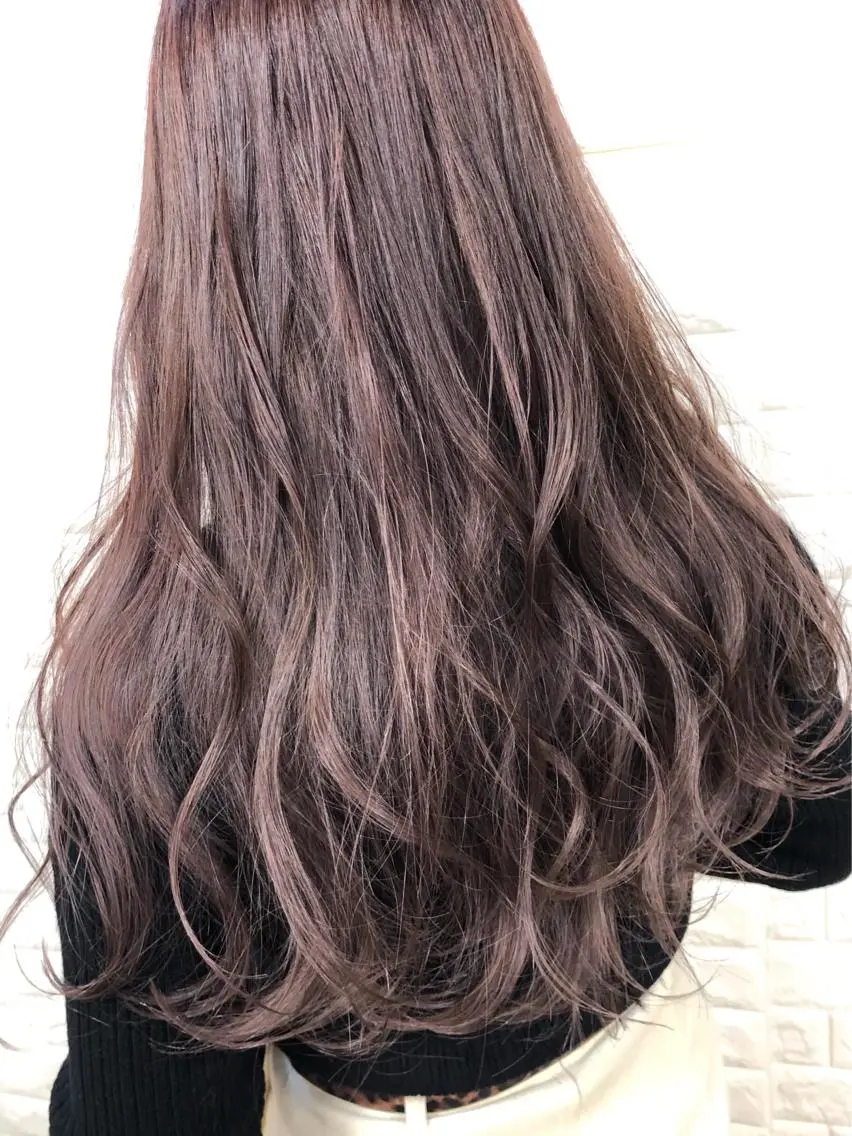セミロング カラー アッシュ ブリーチ ケアブリーチ 透明感カラー ハイライトカラー ヘアカラー トリートメント famille ファミーユのヘアスタイル