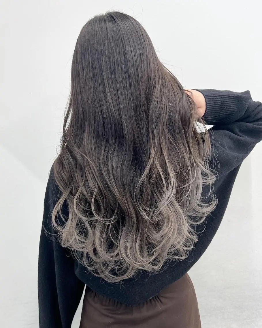 ロング カラー アディクシーカラー アッシュ ブルーカラー ダークアッシュ グレージュ 【公式】amble luxe 中野のヘアスタイル