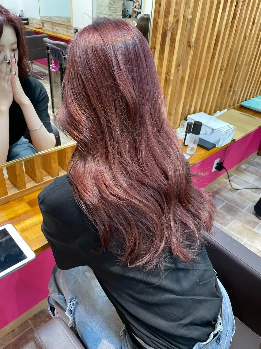 ロング カラー ラベンダーカラー ピンクカラー ピンクラベンダー ヘアカラー YUI/ ブリーチカラー🌷のヘアスタイル