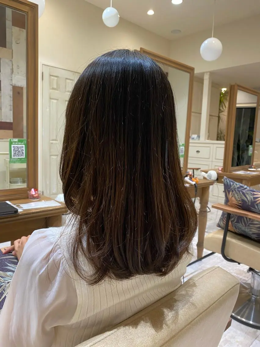 セミロング レイヤーカット いいの ともこのヘアスタイル
