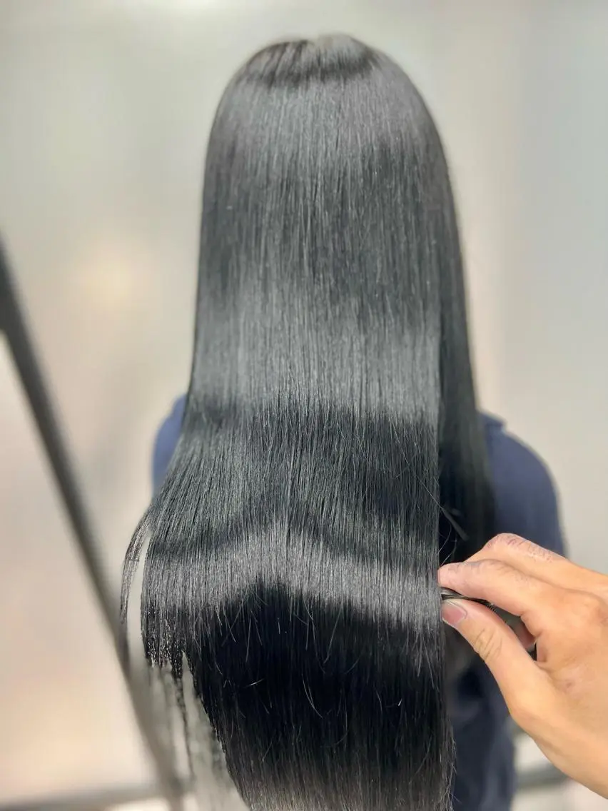 ロング カラー 黒髪 ブルーカラー ブルーブラック ブルージュ 縮毛矯正 縮毛矯正　野口 恵のヘアスタイル