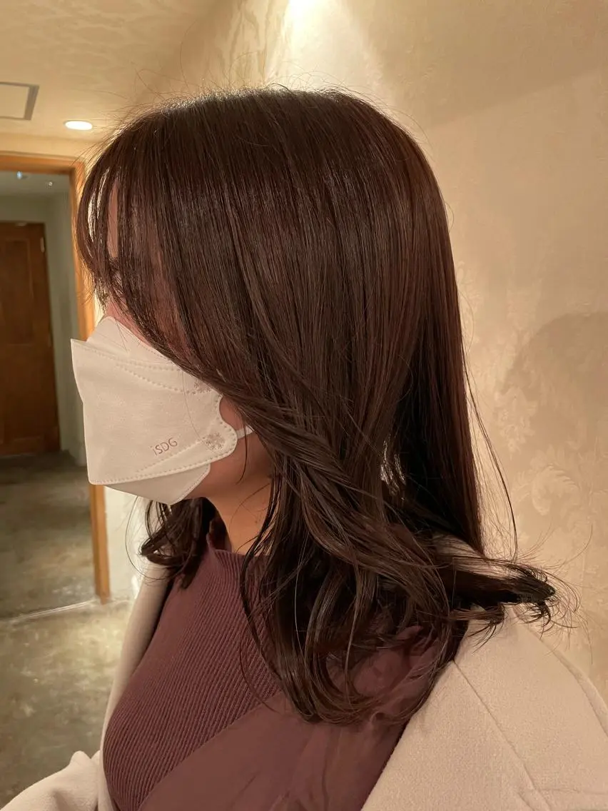 ミディアム カラー ヘアアレンジ アッシュ 透明感カラー くびれヘア 顔周りカット 韓国風ヘア 韓国風カット/ 髪質改善 黒崎のヘアスタイル