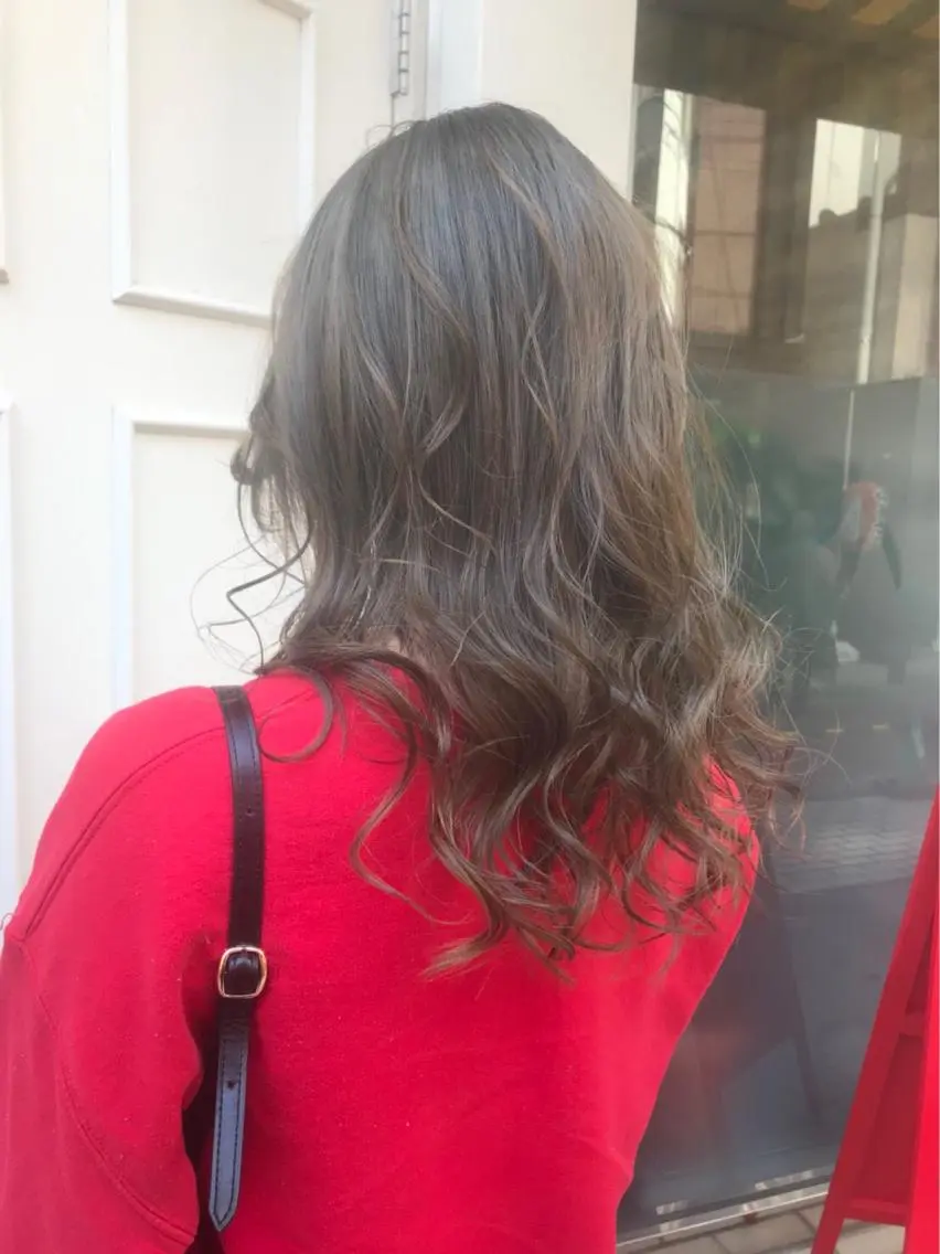 ミディアム カラー ベージュカラー カット ヘアカラー トリートメント Blanco Color&Careのヘアスタイル